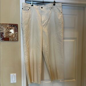 Ralph Lauren cream colored high rise relaxed crop embroidered jeans!